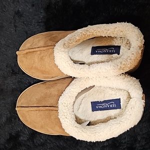 NWOB Seranoma Women's Slip-On Clog Slippers